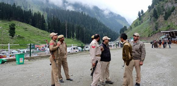 الشرطة الهندية تعتقل المئات من المسلمين في كشمير